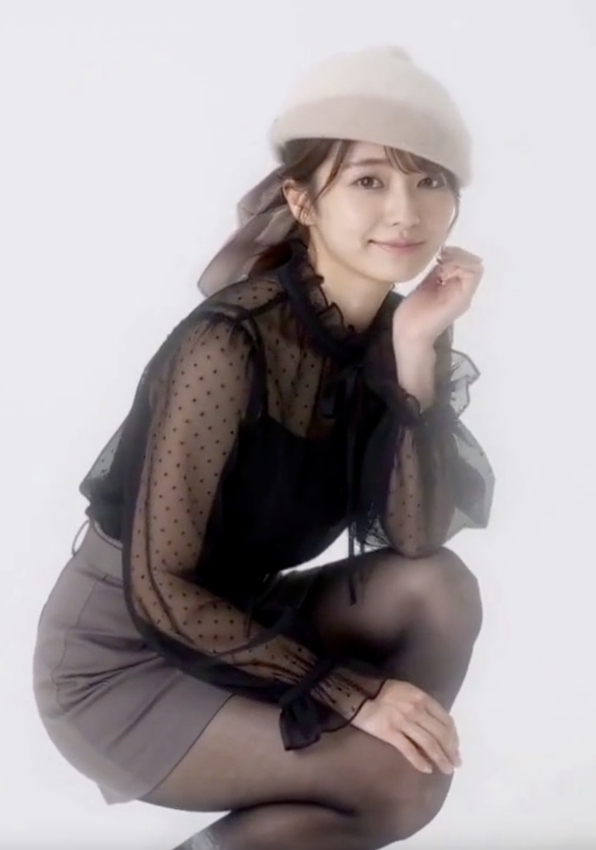 LoRA試用時の失敗例。指示していない白い帽子を途中からかぶってしまった動画のスクリーンショット
